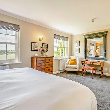 度假居 1 Bed In Markington 92344 *