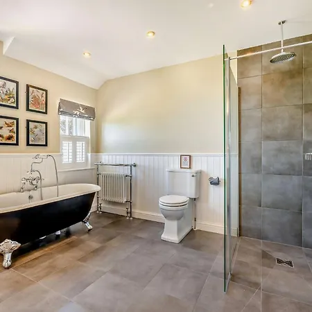 1 Bed In Harrogate Oc-92344 Farlington